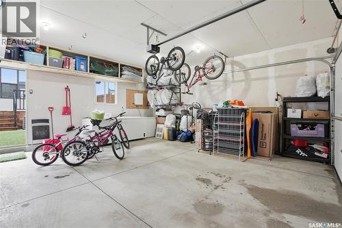 187 Rosewood Boulevard E, Saskatoon, SK - Indoor Photo Showing Garage