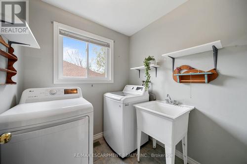 16 Macpherson Drive, Brant, ON - Indoor Photo Showing Laundry Room