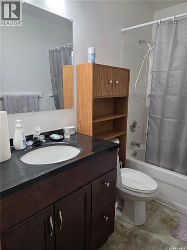 249 Sixth Street Ne, Wadena, SK - Indoor Photo Showing Bathroom