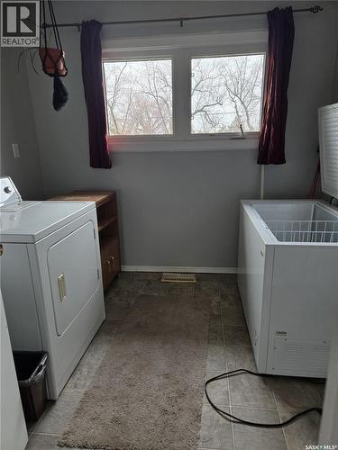 249 Sixth Street Ne, Wadena, SK - Indoor Photo Showing Laundry Room