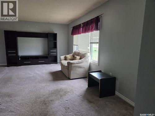 249 Sixth Street Ne, Wadena, SK - Indoor Photo Showing Living Room