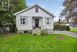 562 PRINCE STREET W  Prescott, ON K0E 1T0