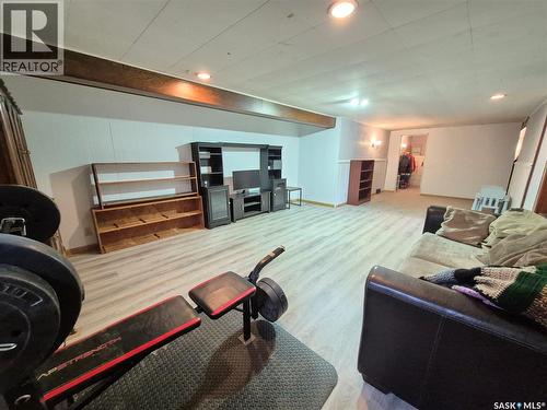 451 Woodlawn Crescent, Weyburn, SK - Indoor