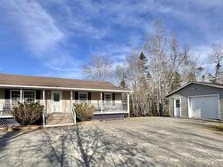 41 Thomas Street  Enfield, NS B2T 1T7