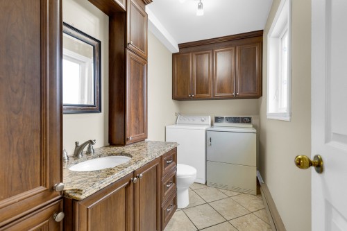 Salle d'eau - 577 Rue Sauriol, Saint-Eustache, QC - Indoor