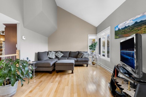 Salon - 577 Rue Sauriol, Saint-Eustache, QC - Indoor Photo Showing Living Room