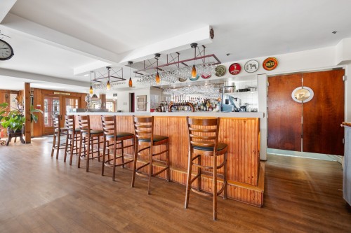 Bar - 286 Ch. De Knowlton, Lac-Brome, QC - Indoor