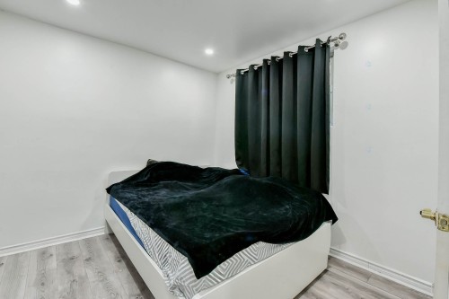 Chambre à coucher - 258 Rue Varry, Montréal (Saint-Laurent), QC - Indoor Photo Showing Bedroom
