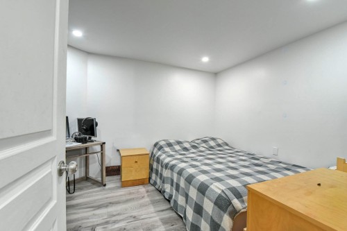 Chambre à coucher - 258 Rue Varry, Montréal (Saint-Laurent), QC - Indoor Photo Showing Bedroom