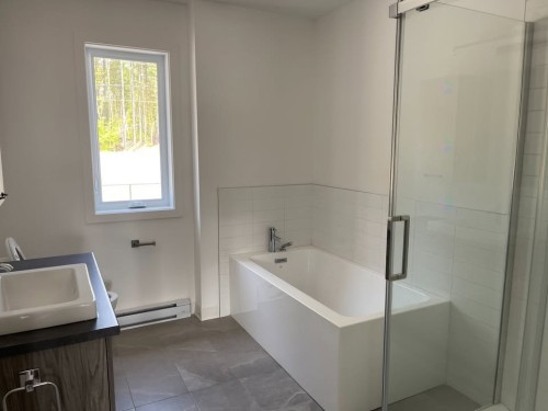 Bathroom - 8803 Rue De Chaumont, Sorel-Tracy, QC - Indoor Photo Showing Bathroom