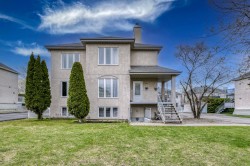 462  - 466 Rue Marie-C.-Daveluy Boisbriand, QC J7G 3G8