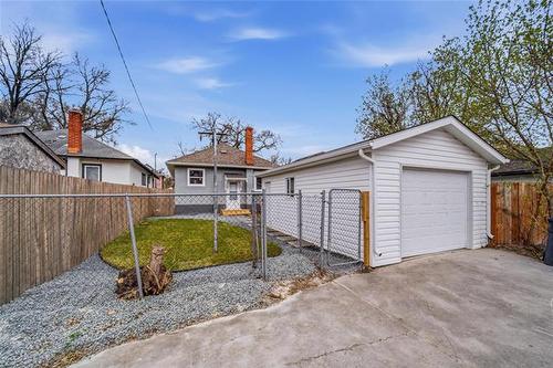 91 Martin Ave, Winnipeg, MB 