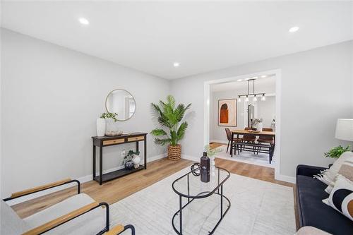 91 Martin Ave, Winnipeg, MB 