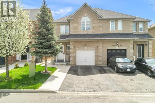 82 FOOTBRIDGE CRESCENT  Brampton, ON L6R 0T8