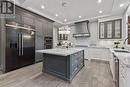1134 Welwyn Drive, Mississauga, ON  - Indoor Photo Showing Kitchen With Upgraded Kitchen 
