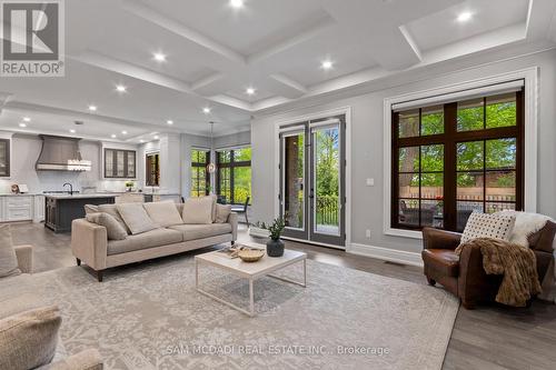 1134 Welwyn Drive, Mississauga, ON - Indoor Photo Showing Living Room