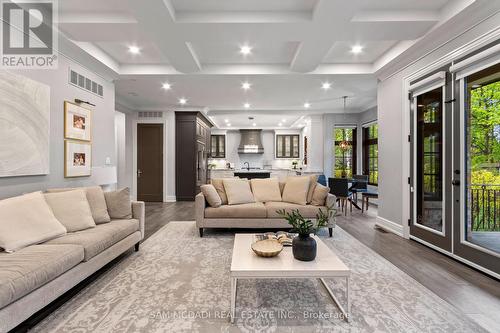 1134 Welwyn Drive, Mississauga, ON - Indoor Photo Showing Living Room