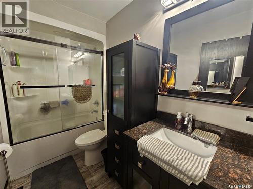 1204 North Railway Street E, Swift Current, SK - Indoor Photo Showing Bathroom