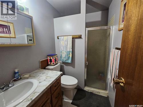 1204 North Railway Street E, Swift Current, SK - Indoor Photo Showing Bathroom