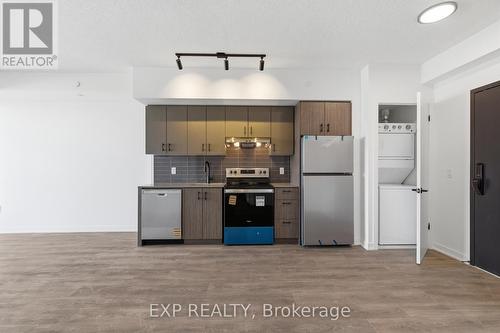 426 - 4878 Powers Common, Burlington, ON - Indoor Photo Showing Kitchen
