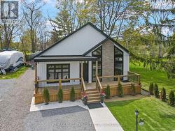 8 ADELAIDE STREET Fort Erie (Lakeshore), ON L2A 5K5