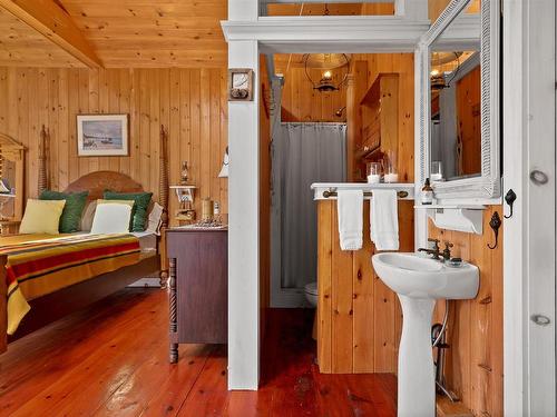 Maple Island, Plymouth, NS - Indoor