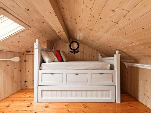 Maple Island, Plymouth, NS - Indoor