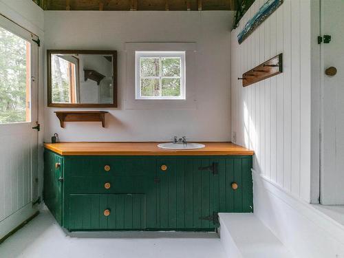Maple Island, Plymouth, NS - Indoor