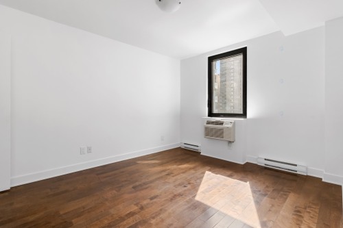 Chambre à coucher - 754-1414 Rue Chomedey, Montréal (Ville-Marie), QC - Indoor Photo Showing Other Room