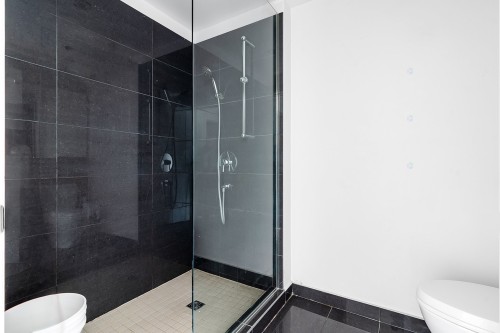 Salle de bains - 754-1414 Rue Chomedey, Montréal (Ville-Marie), QC - Indoor Photo Showing Bathroom