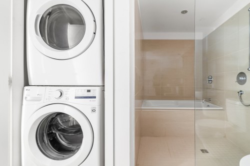 Salle de lavage - 754-1414 Rue Chomedey, Montréal (Ville-Marie), QC - Indoor Photo Showing Laundry Room