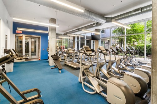 Autre - 754-1414 Rue Chomedey, Montréal (Ville-Marie), QC - Indoor Photo Showing Gym Room