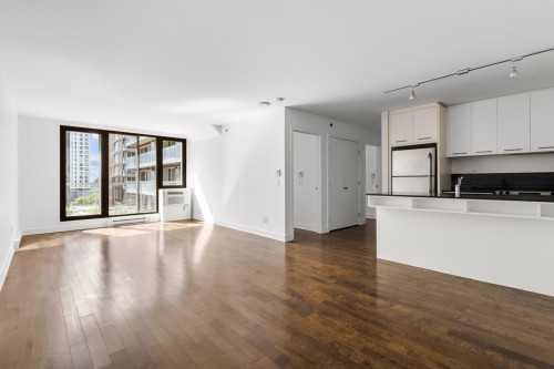 Salon - 754-1414 Rue Chomedey, Montréal (Ville-Marie), QC - Indoor Photo Showing Kitchen