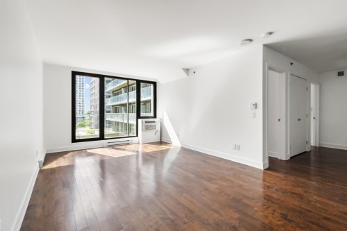 Salon - 754-1414 Rue Chomedey, Montréal (Ville-Marie), QC - Indoor Photo Showing Other Room
