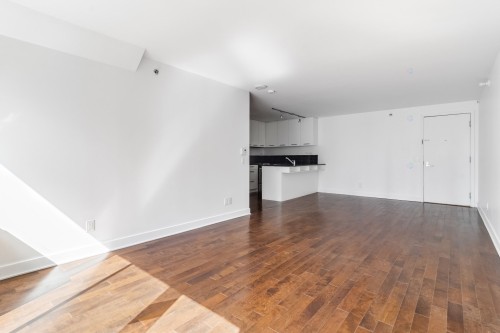 Salon - 754-1414 Rue Chomedey, Montréal (Ville-Marie), QC - Indoor Photo Showing Other Room
