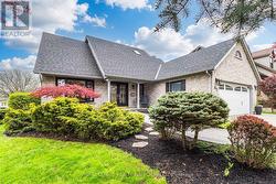 67 HONEYSUCKLE CRESCENT  Hamilton, ON L9K 1B2