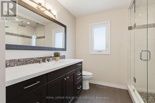 Upper bathroom - 67 Honeysuckle Crescent, Hamilton, ON - Indoor Photo Showing Bathroom