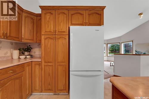 735 Fairbrother Avenue, Saskatoon, SK - Indoor Photo Showing Kitchen