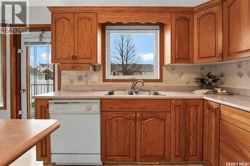 735 Fairbrother Avenue, Saskatoon, SK - Indoor Photo Showing Kitchen With Double Sink