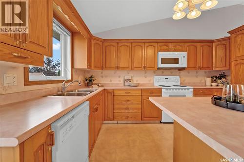 735 Fairbrother Avenue, Saskatoon, SK - Indoor Photo Showing Kitchen With Double Sink