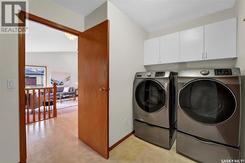 735 Fairbrother Avenue, Saskatoon, SK - Indoor Photo Showing Laundry Room