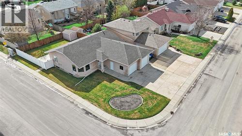 735 Fairbrother Avenue, Saskatoon, SK - Outdoor