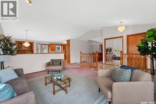 735 Fairbrother Avenue, Saskatoon, SK - Indoor Photo Showing Living Room