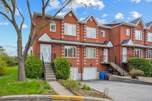 629 Av. d'Isère  Saint-Lambert, QC J4S 1Z2