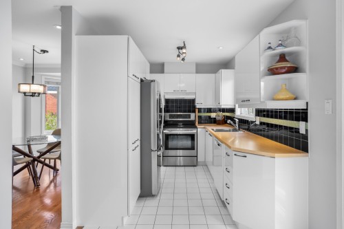 Cuisine - 629 Av. D'Isère, Saint-Lambert, QC - Indoor Photo Showing Kitchen