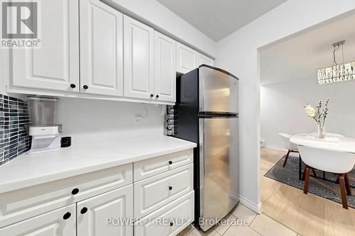 146 - 311 Milestone Crescent, Aurora, ON - Indoor Photo Showing Kitchen
