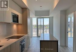 424 - 220 MISSINNIHE WAY Mississauga, ON L5H 0A9