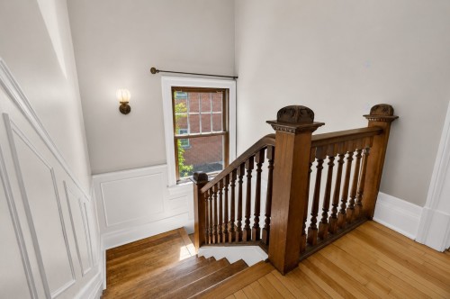 Staircase - 345  - 343 Av. Westminster N., Montréal-Ouest, QC - Indoor Photo Showing Other Room