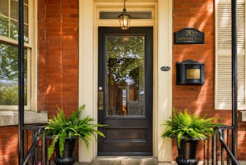 Entry - 345  - 343 Av. Westminster N., Montréal-Ouest, QC -  With Exterior