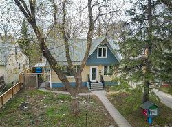 844 Southwood AVE  Winnipeg, MB R3T 1J5